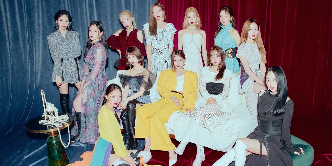 LOONA unveil Japanese debut 'HULA HOOP / StarSeed ~ Kakusei